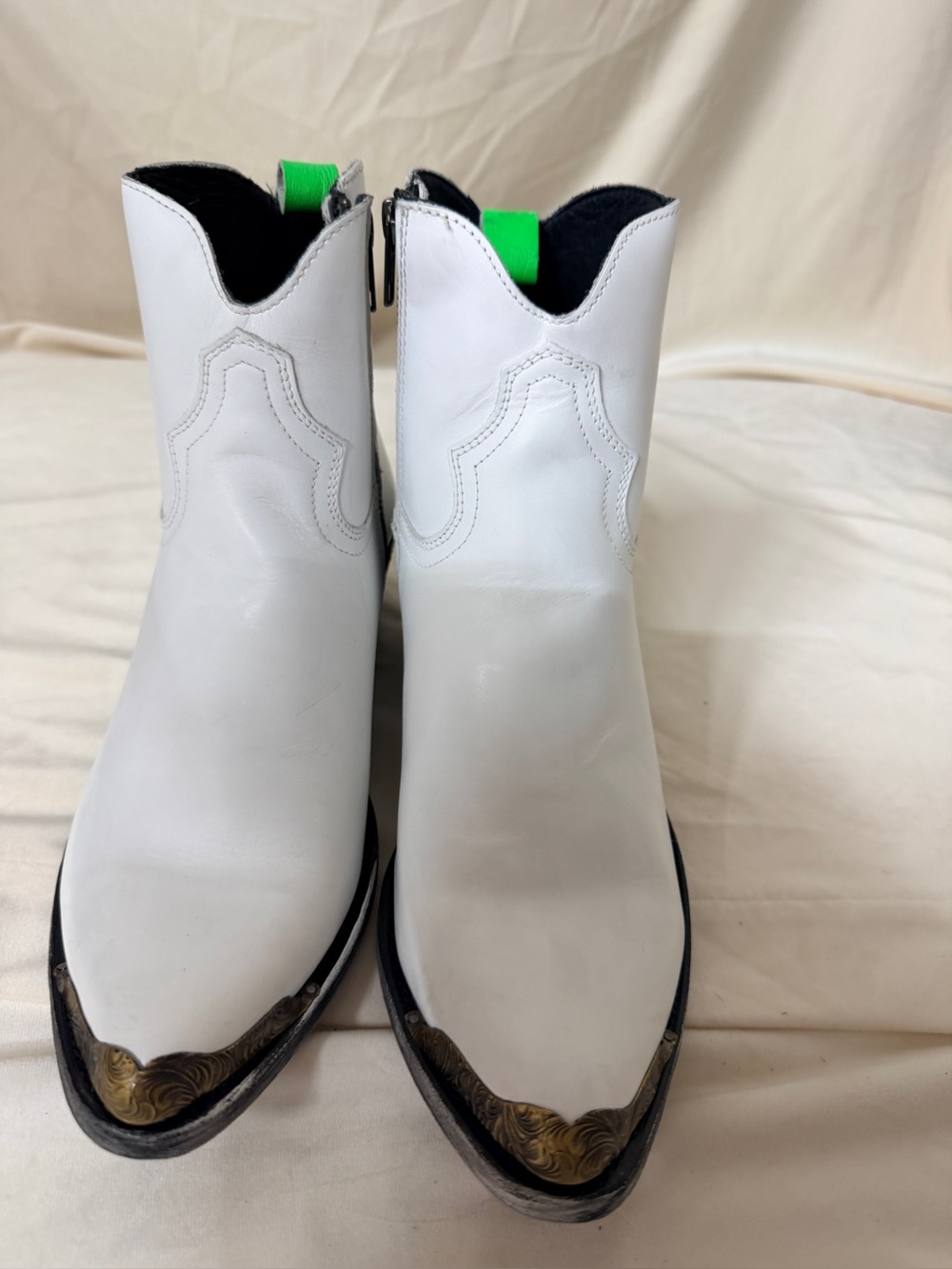 MEXICANA Brand white booties new